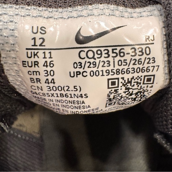 Nike Legend Essential 2 Men’s Athletic Running Sneakers Sz 12 Khaki NEW! - Picture 12 of 13